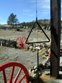 The Triangle calls the family to dinner.......