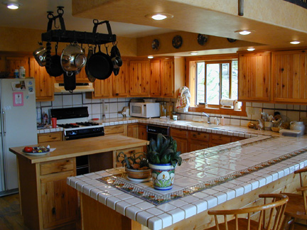 A Bright and Cheery Kitcen.......