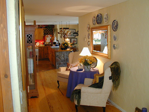 Entance Hallway to Kitchen